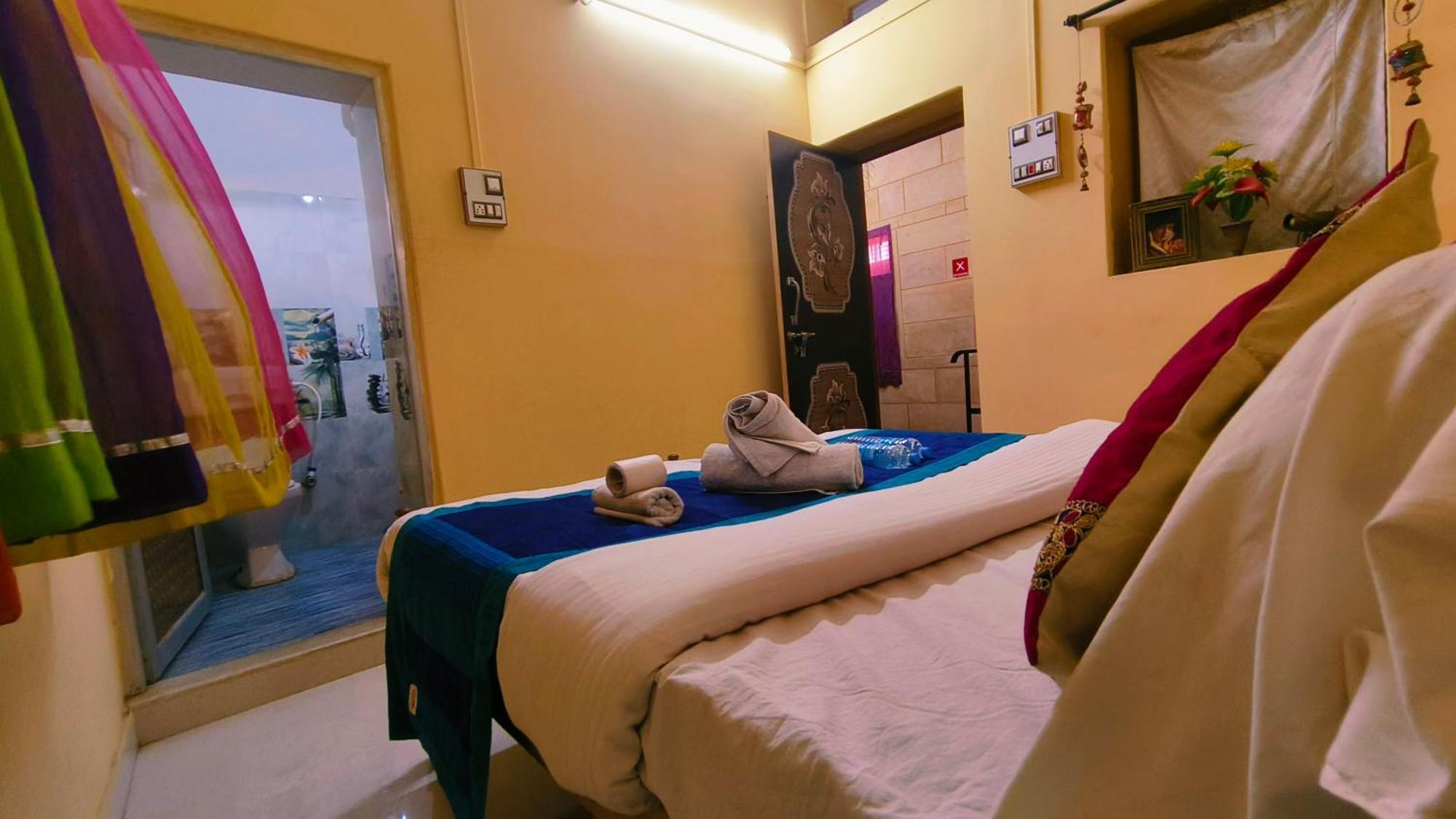Bob Cafe & Guest House Jaisalmer Exterior photo